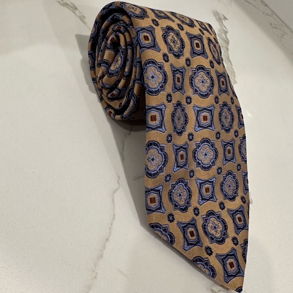 Italian Made La Vita Geometric 100% Silk Tie in Golden Copper and Navy 60 in L